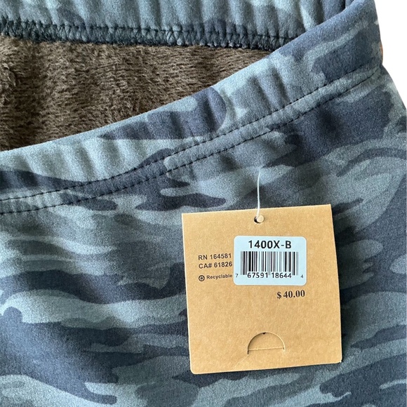 Just Cozy Fur Lined Camo Stretchy Sweatpants - Picture 5 of 5